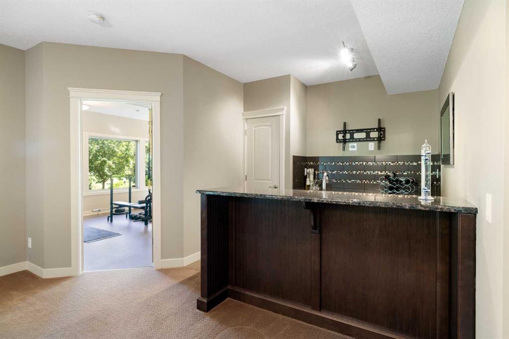 2 Heaver Gate, Heritage Pointe, AB