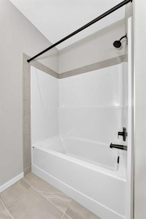 48 Creekside Path Sw, Calgary, AB - Indoor Photo Showing Bathroom
