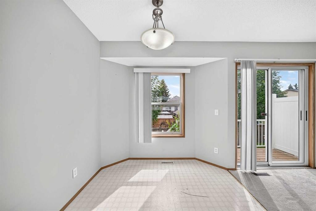 34 Shawinigan Lane Sw, Calgary, AB