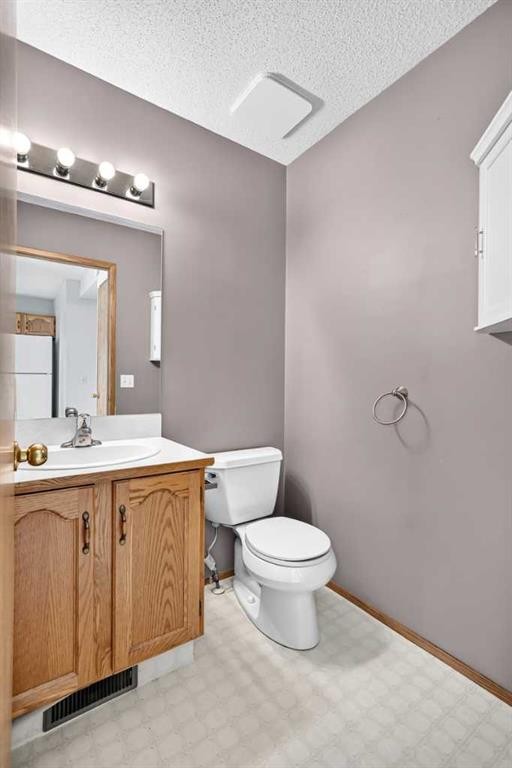 34 Shawinigan Lane Sw, Calgary, AB