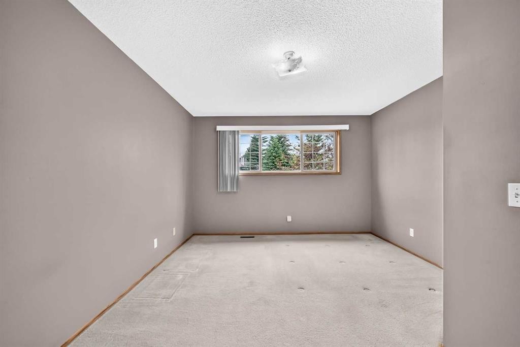 34 Shawinigan Lane Sw, Calgary, AB