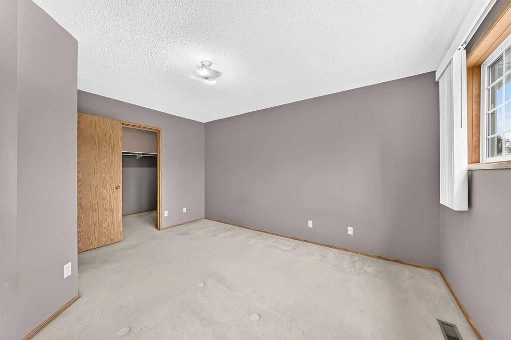 34 Shawinigan Lane Sw, Calgary, AB
