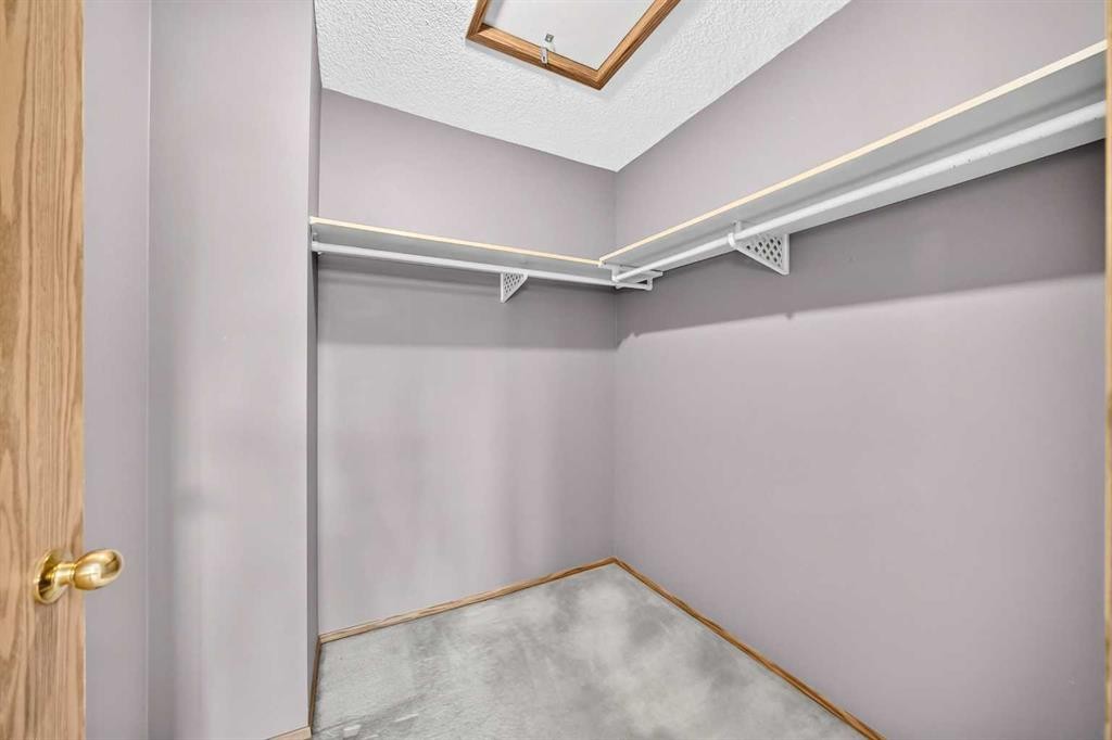 34 Shawinigan Lane Sw, Calgary, AB