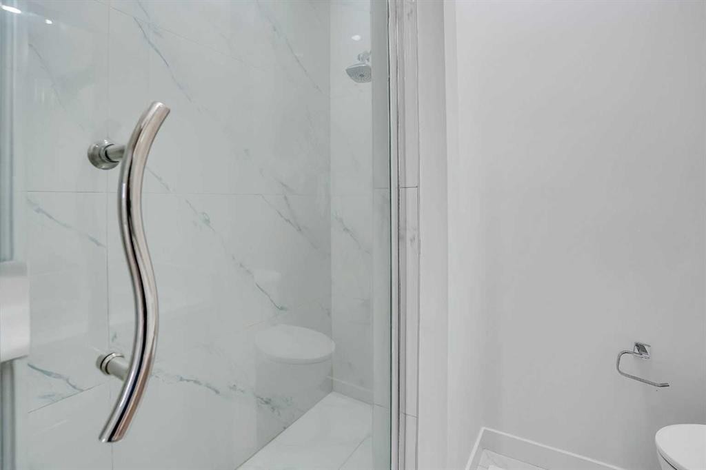 106-116 Saddlestone Heath Ne, Calgary, AB - Indoor Photo Showing Bathroom
