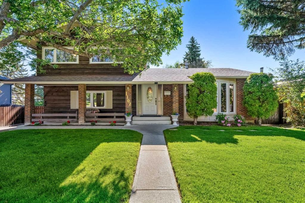 1102 Lake Christina Way Se, Calgary, AB - Outdoor
