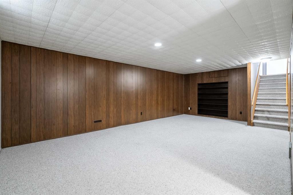 1102 Lake Christina Way Se, Calgary, AB - Indoor