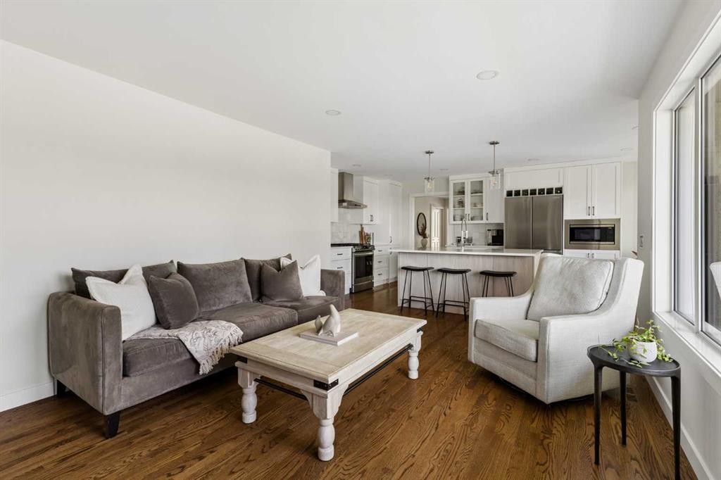 5 Sienna Hills Court Sw, Calgary, AB