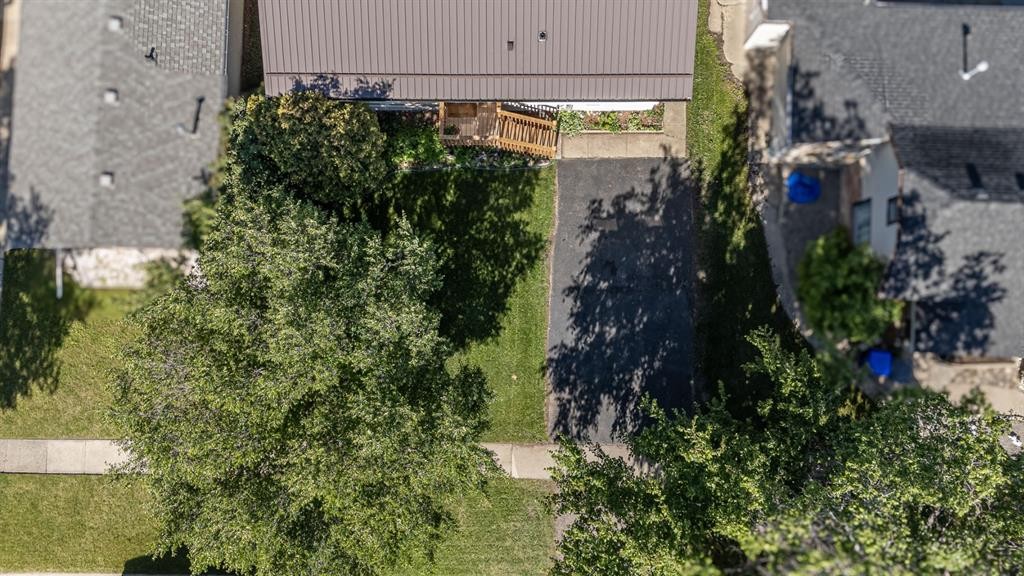 5213 3A Street West, Claresholm, AB - Outdoor