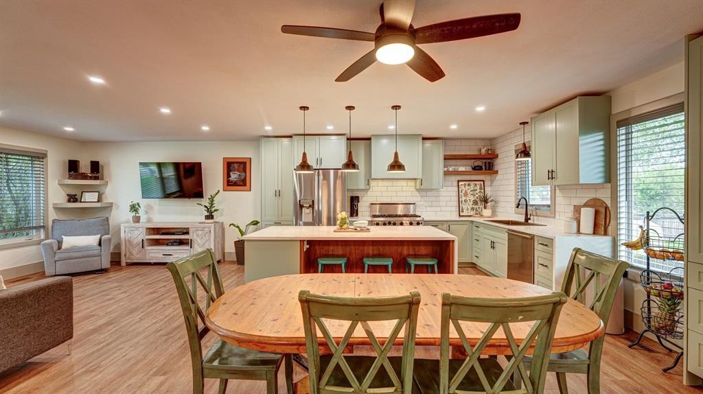 5213 3A Street West, Claresholm, AB - Indoor Photo Showing Dining Room