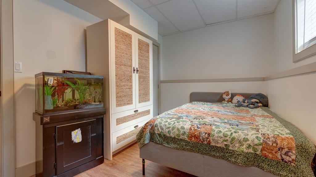 5213 3A Street West, Claresholm, AB - Indoor Photo Showing Bedroom