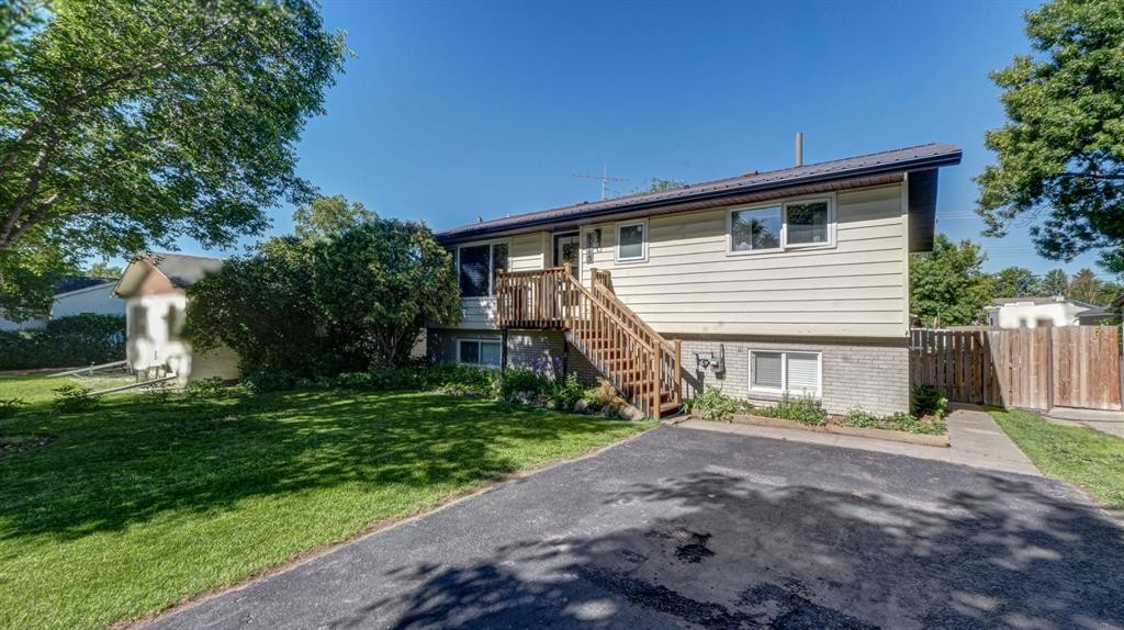 5213 3A Street West, Claresholm, AB - Outdoor
