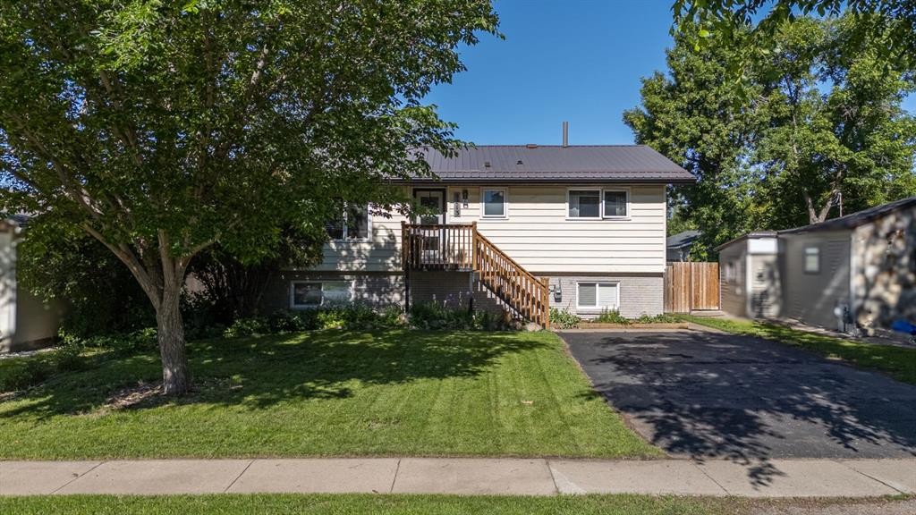 5213 3A Street West, Claresholm, AB - Outdoor