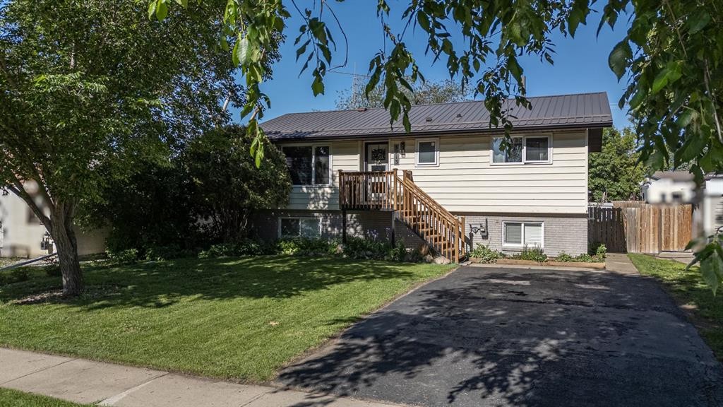 5213 3A Street West, Claresholm, AB - Outdoor