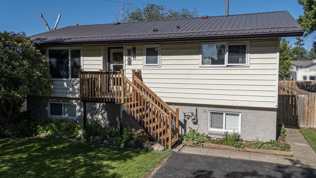 5213 3A Street West, Claresholm, AB - Outdoor