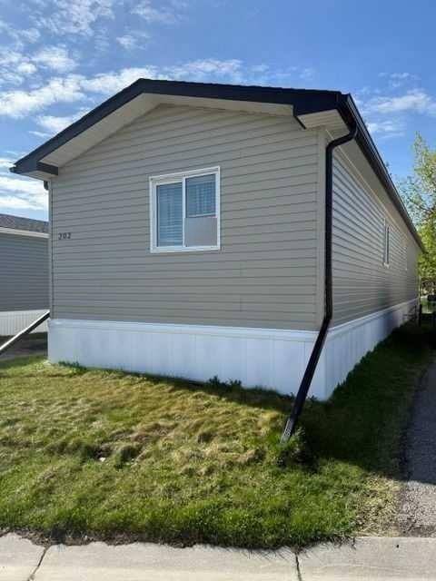 202-1101 84 Street Ne, Calgary, AB