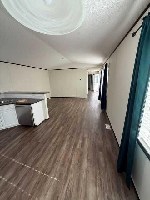 202-1101 84 Street Ne, Calgary, AB