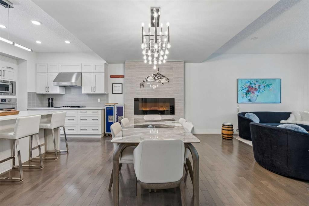 38 Victoria Cross Boulevard Sw, Calgary, AB - Indoor