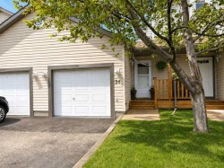 31-156 Canoe Drive SWAirdrie, AB T4B 2Z3