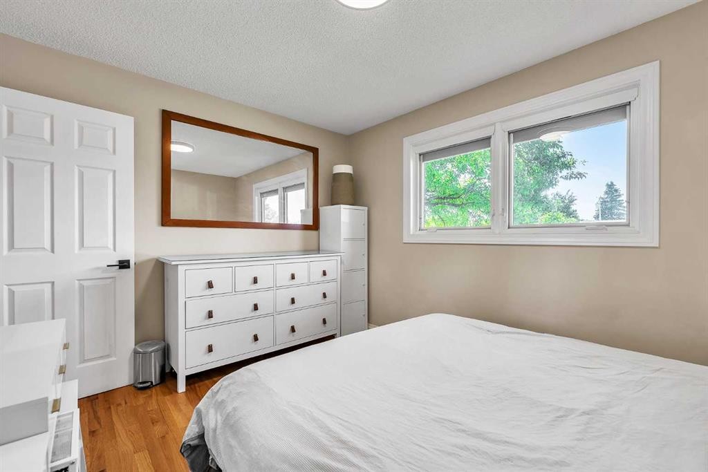 474 78 Avenue Ne, Calgary, AB - Indoor Photo Showing Bedroom