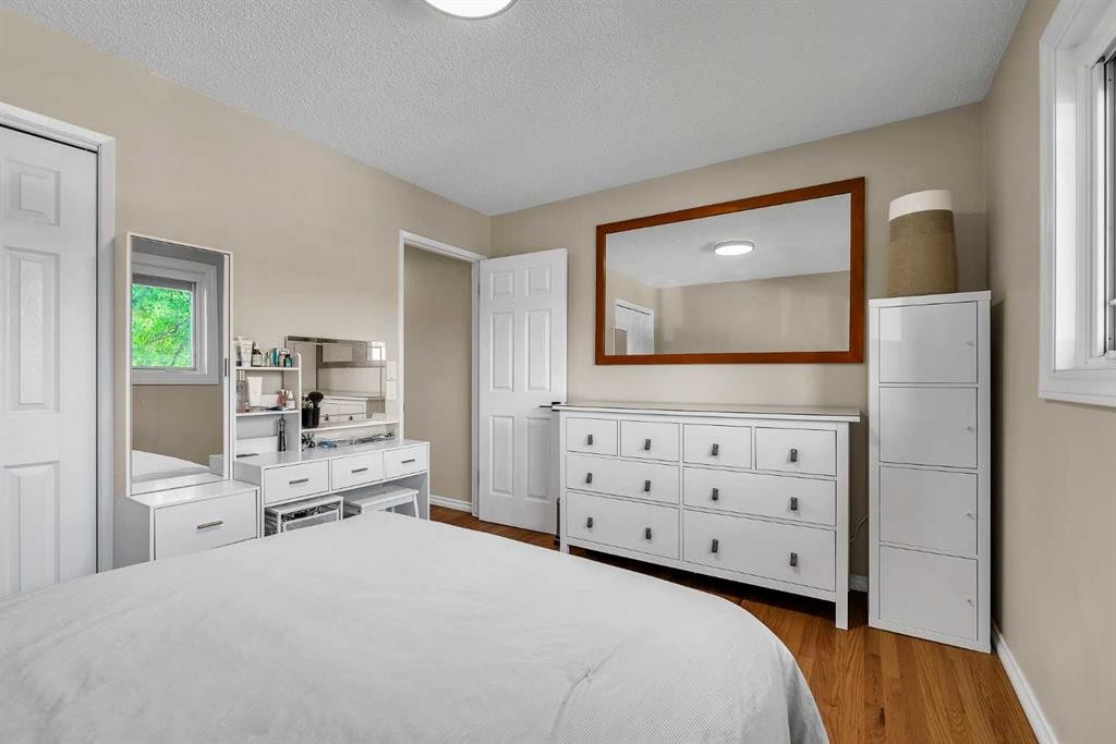 474 78 Avenue Ne, Calgary, AB - Indoor Photo Showing Bedroom
