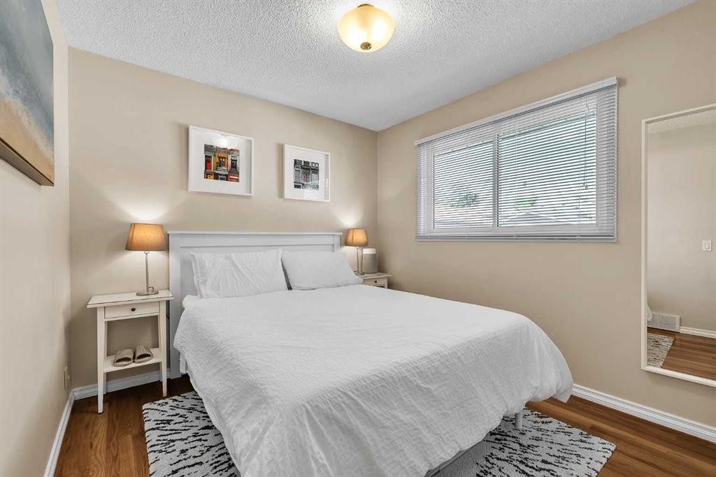 474 78 Avenue Ne, Calgary, AB - Indoor Photo Showing Bedroom