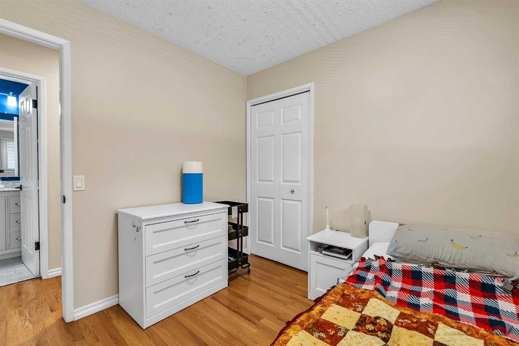 474 78 Avenue Ne, Calgary, AB - Indoor Photo Showing Bedroom