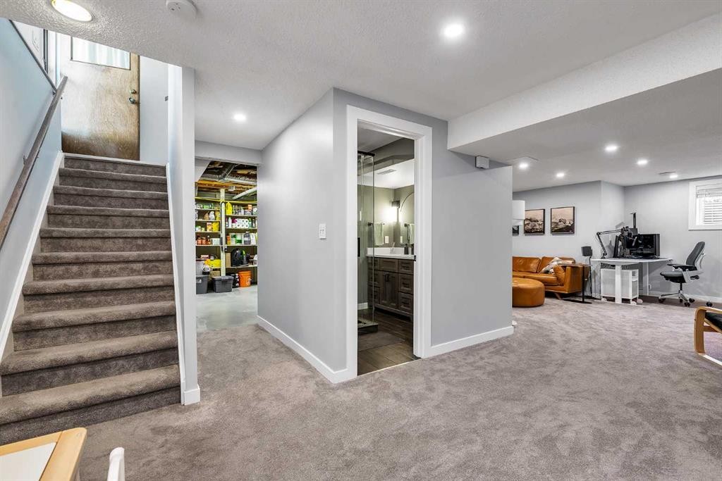 474 78 Avenue Ne, Calgary, AB - Indoor