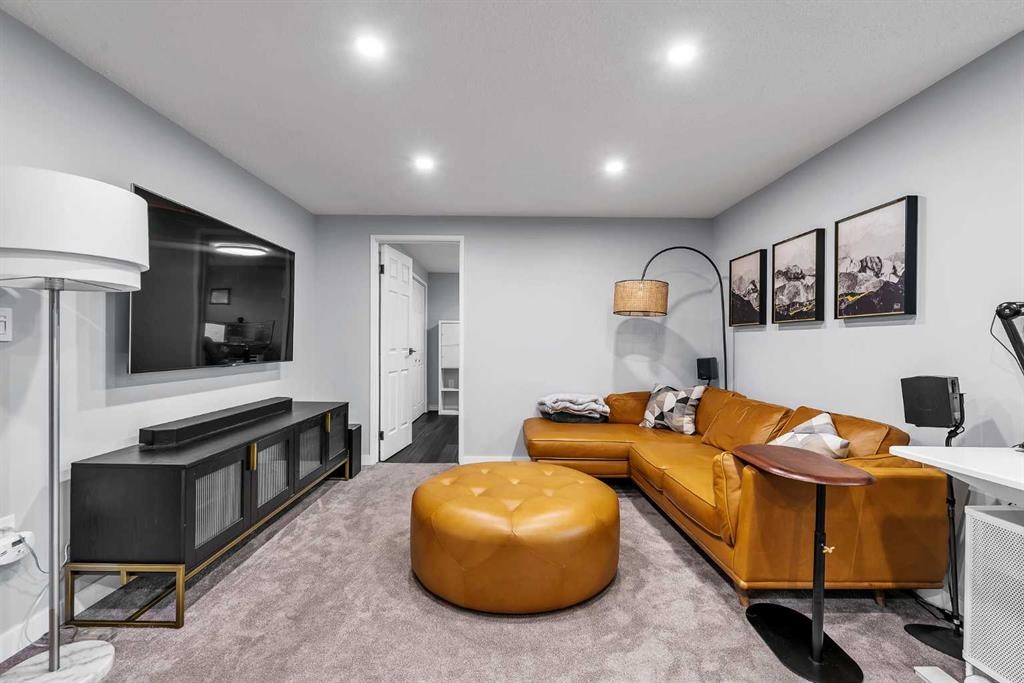 474 78 Avenue Ne, Calgary, AB - Indoor
