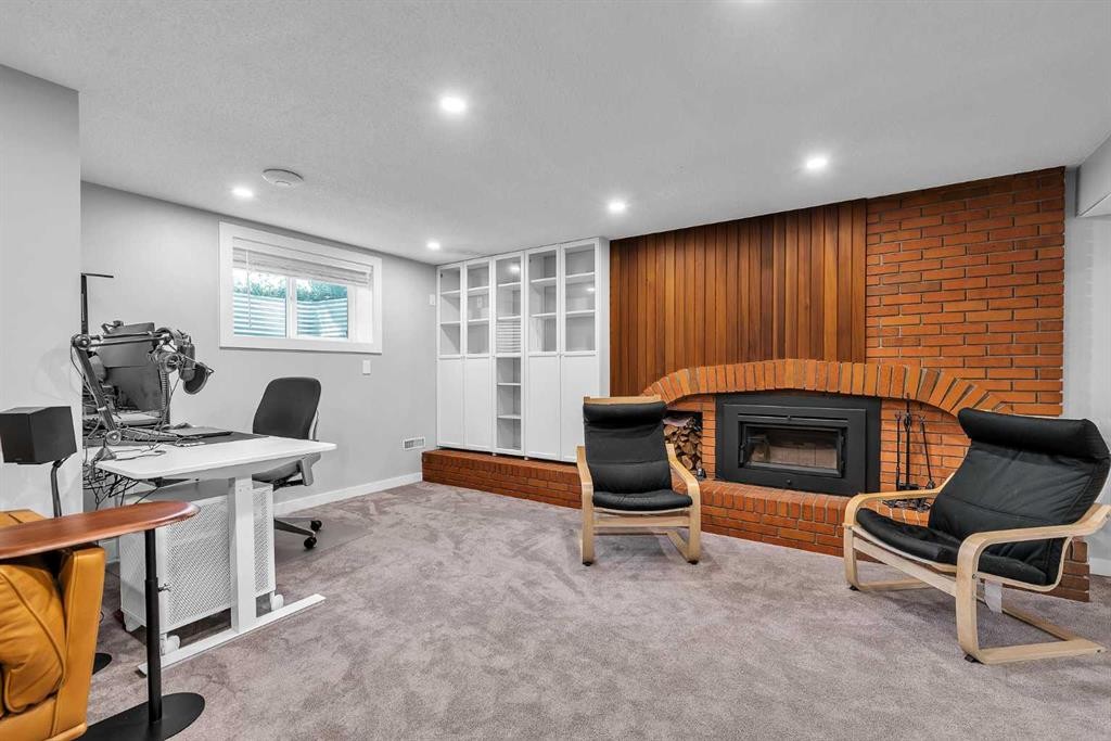 474 78 Avenue Ne, Calgary, AB - Indoor Photo Showing Office