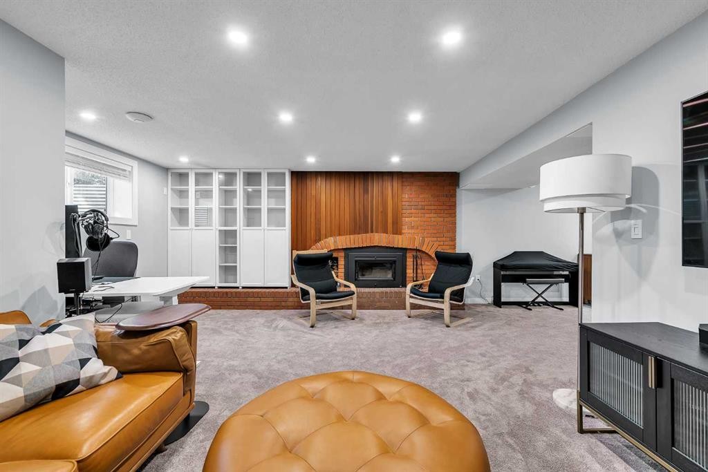 474 78 Avenue Ne, Calgary, AB - Indoor