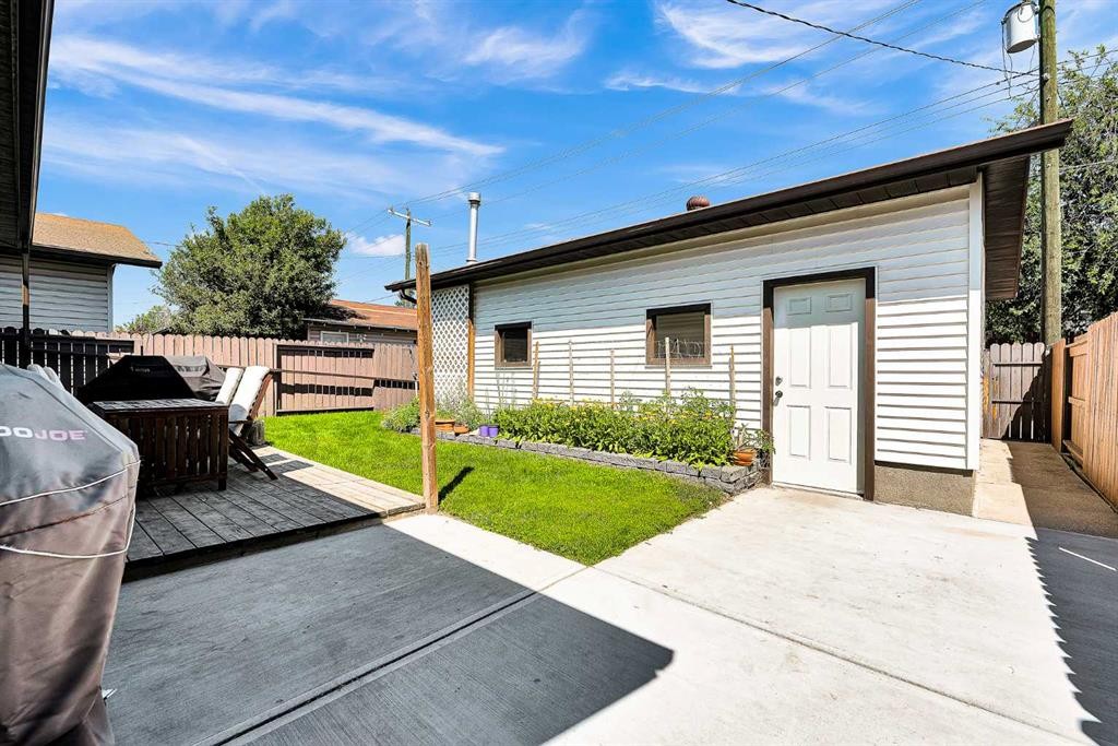 474 78 Avenue Ne, Calgary, AB - Outdoor With Exterior