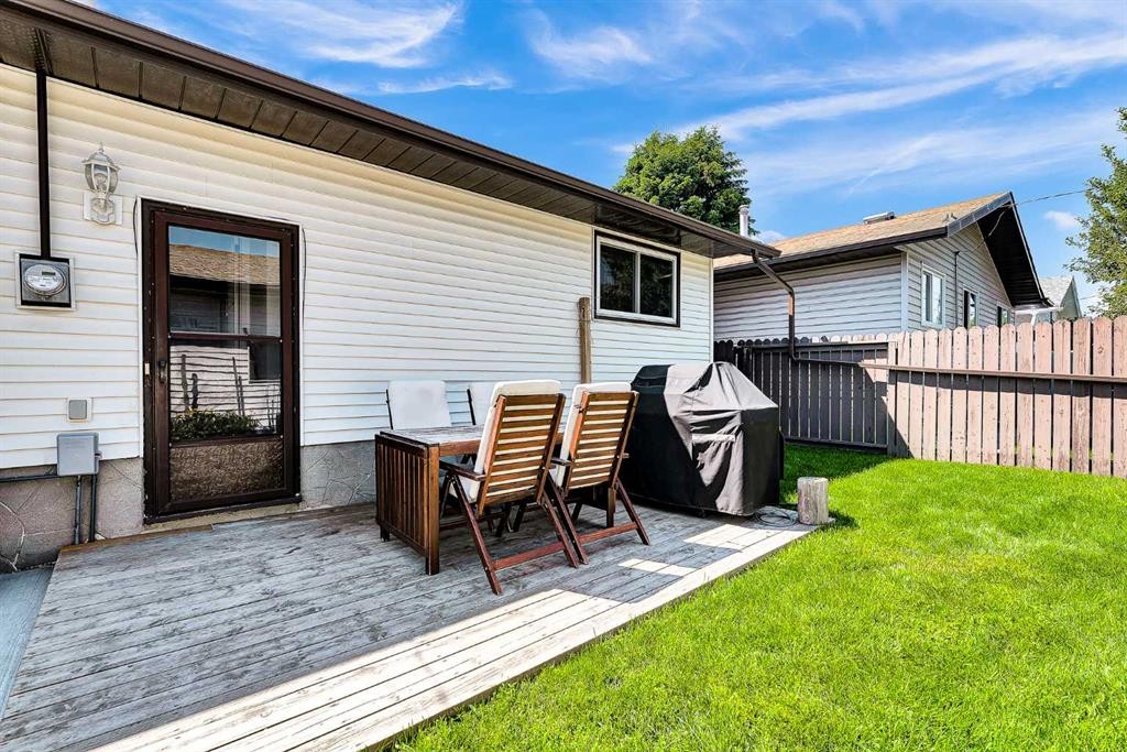 474 78 Avenue Ne, Calgary, AB - Outdoor With Deck Patio Veranda With Exterior