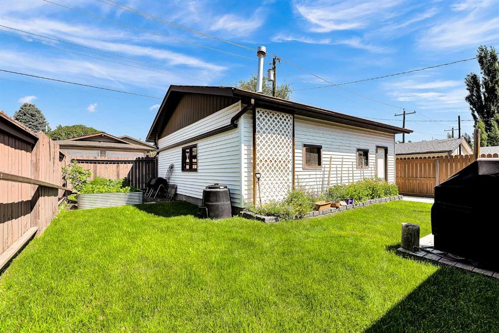 474 78 Avenue Ne, Calgary, AB - Outdoor With Exterior