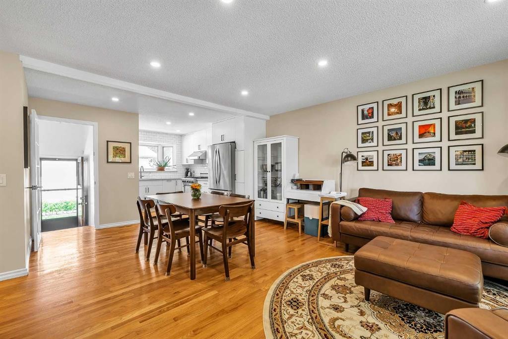474 78 Avenue Ne, Calgary, AB - Indoor Photo Showing Other Room