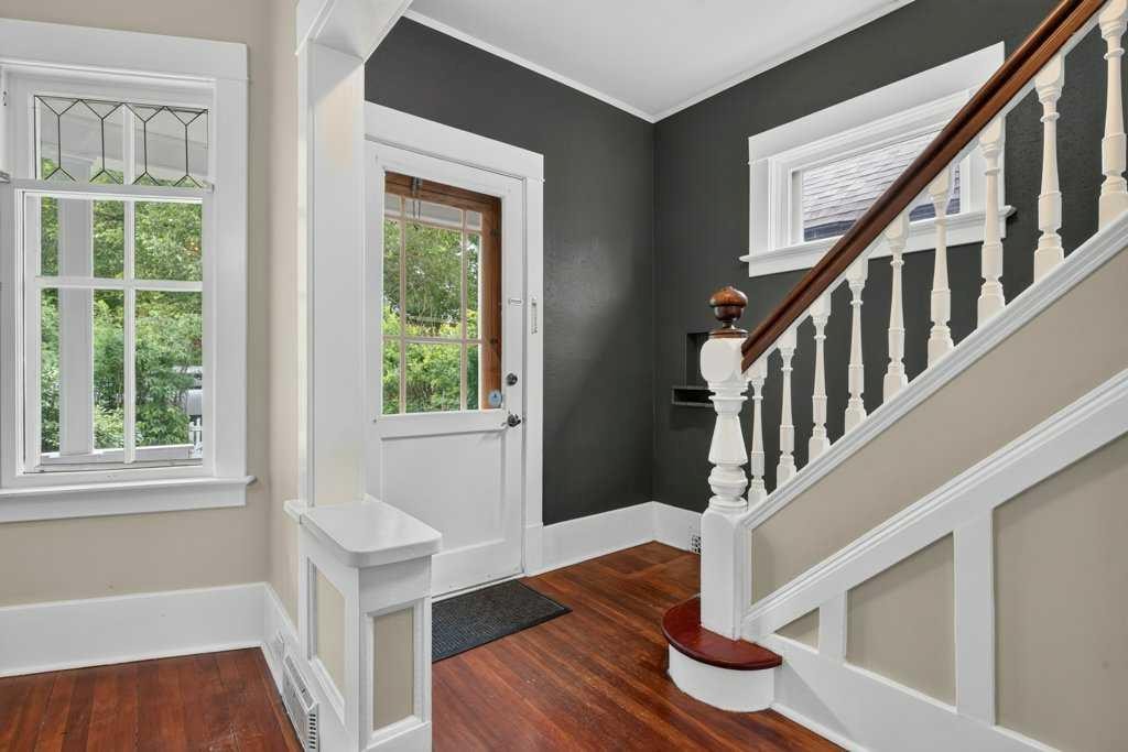 918 18 Avenue Se, Calgary, AB - Indoor Photo Showing Other Room