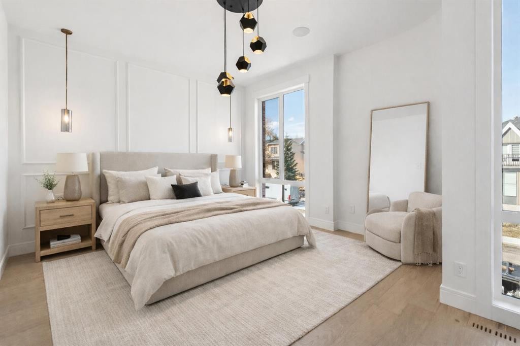 4216 16 Street Sw, Calgary, AB - Indoor Photo Showing Bedroom