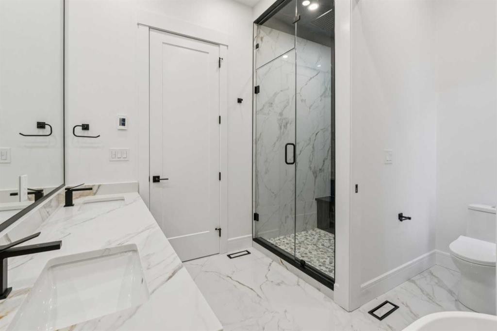 4216 16 Street Sw, Calgary, AB - Indoor