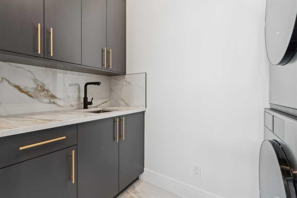 4216 16 Street Sw, Calgary, AB - Indoor