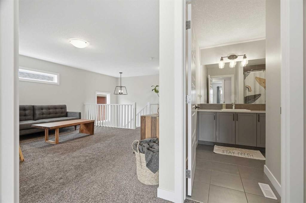 26 Crestbrook Drive Sw, Calgary, AB