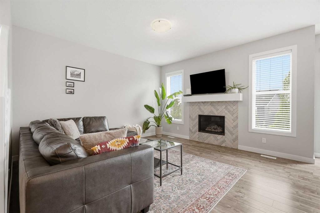 26 Crestbrook Drive Sw, Calgary, AB