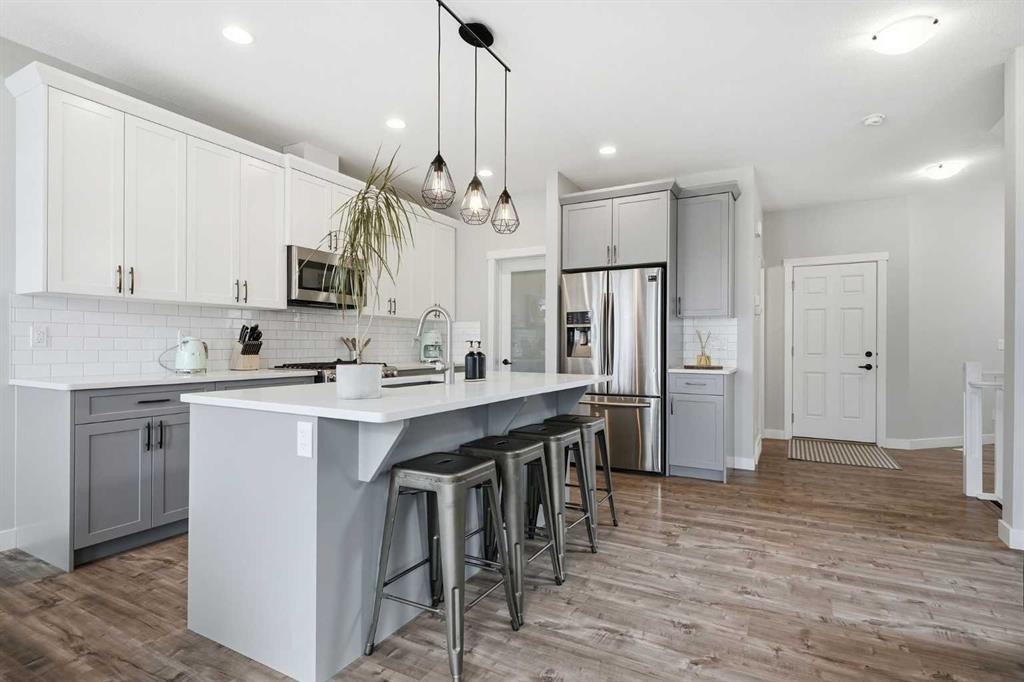26 Crestbrook Drive Sw, Calgary, AB