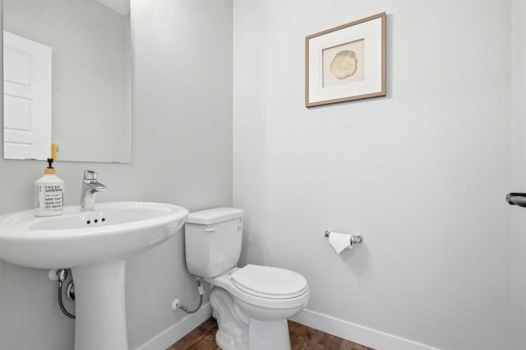 26 Crestbrook Drive Sw, Calgary, AB