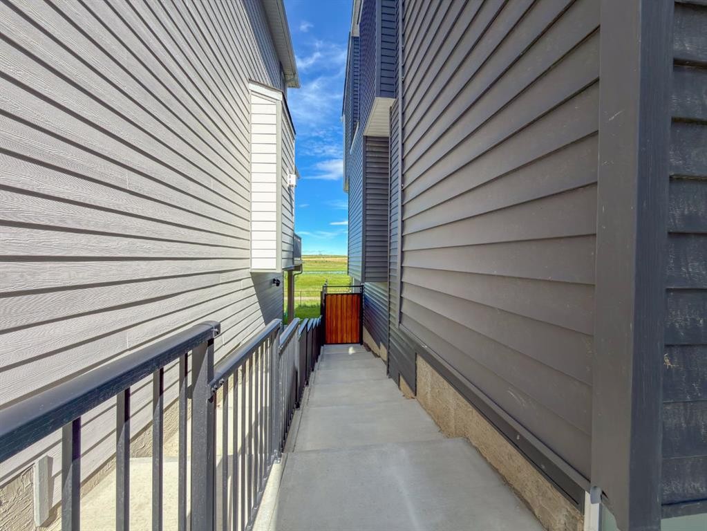 132 Belvedere Drive Se, Calgary, AB