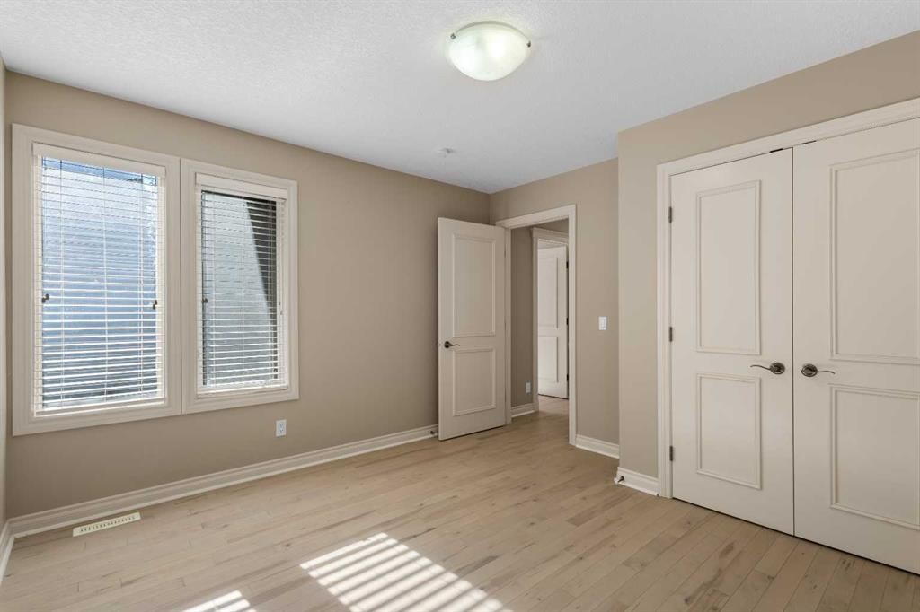 75 Discovery Ridge Mount Sw, Calgary, AB - Indoor Photo Showing Other Room