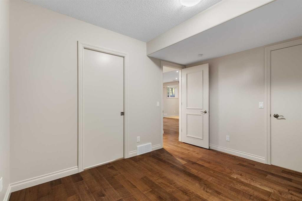75 Discovery Ridge Mount Sw, Calgary, AB - Indoor Photo Showing Other Room