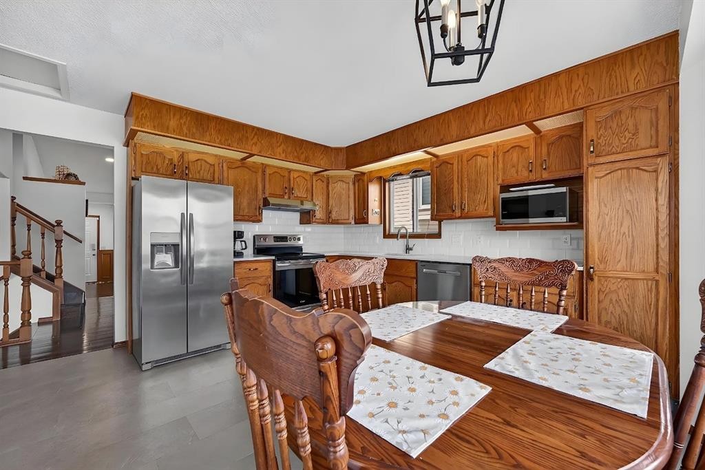 70 Pasadena Gardens Ne, Calgary, AB - Indoor
