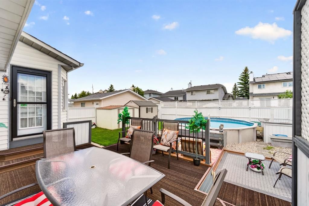 70 Pasadena Gardens Ne, Calgary, AB - Outdoor With Deck Patio Veranda With Exterior