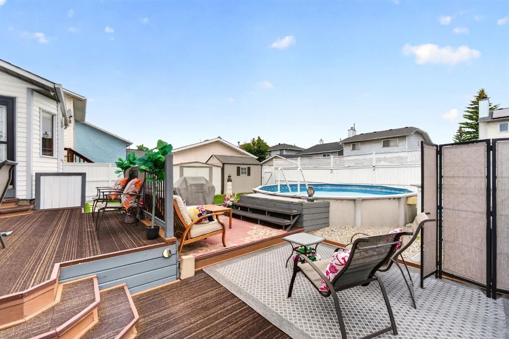 70 Pasadena Gardens Ne, Calgary, AB - Outdoor With Deck Patio Veranda With Exterior