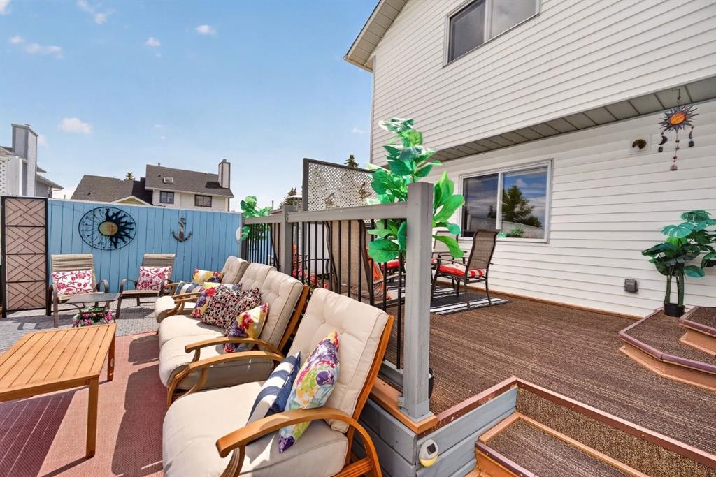 70 Pasadena Gardens Ne, Calgary, AB - Outdoor With Deck Patio Veranda With Exterior