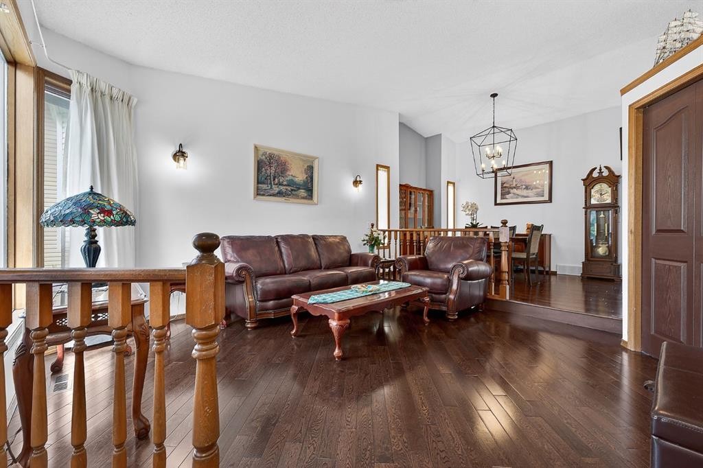 70 Pasadena Gardens Ne, Calgary, AB - Indoor